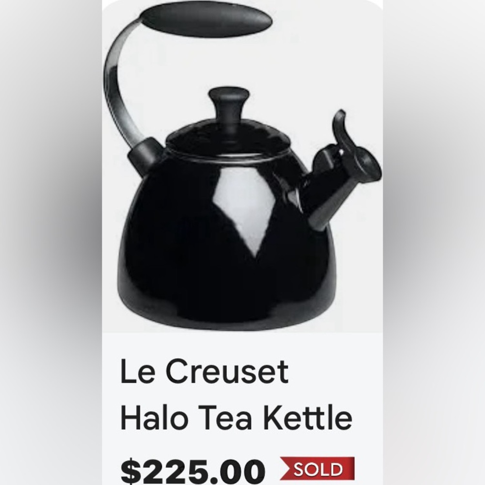 Le Creuset Enamel-on-Steel Halo 1-1/2-Quart Teakettle, Black New - Picture 2 of 9